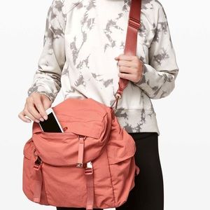 Lululemon back to me bag